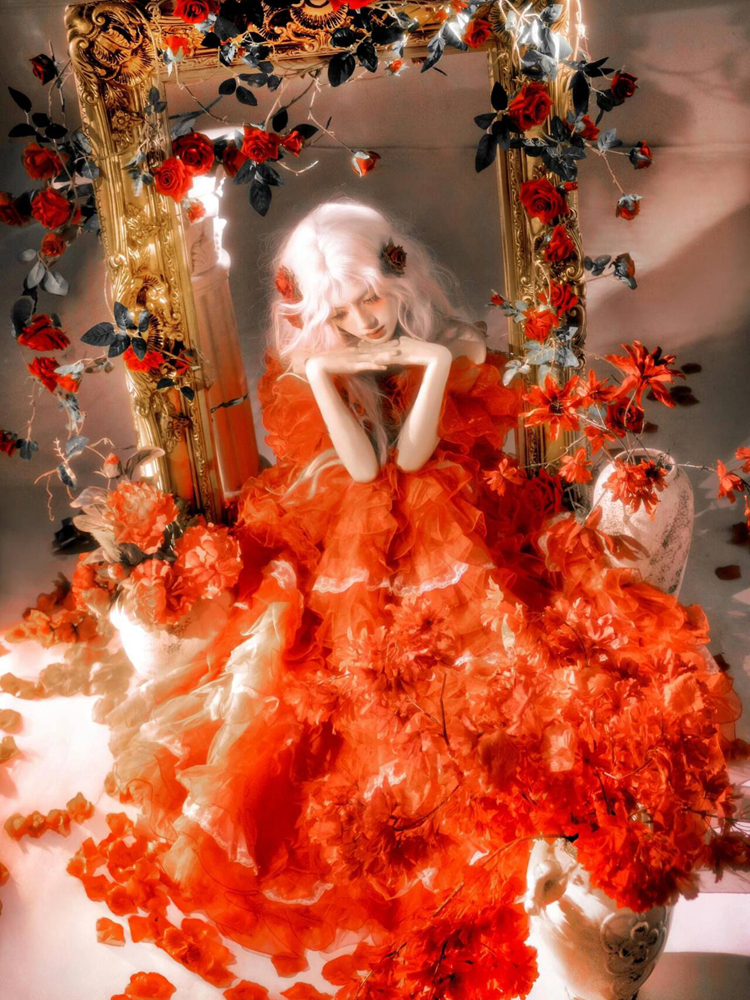 Retro Baroque Style Red Dress  – Photography Young recenzja i cena